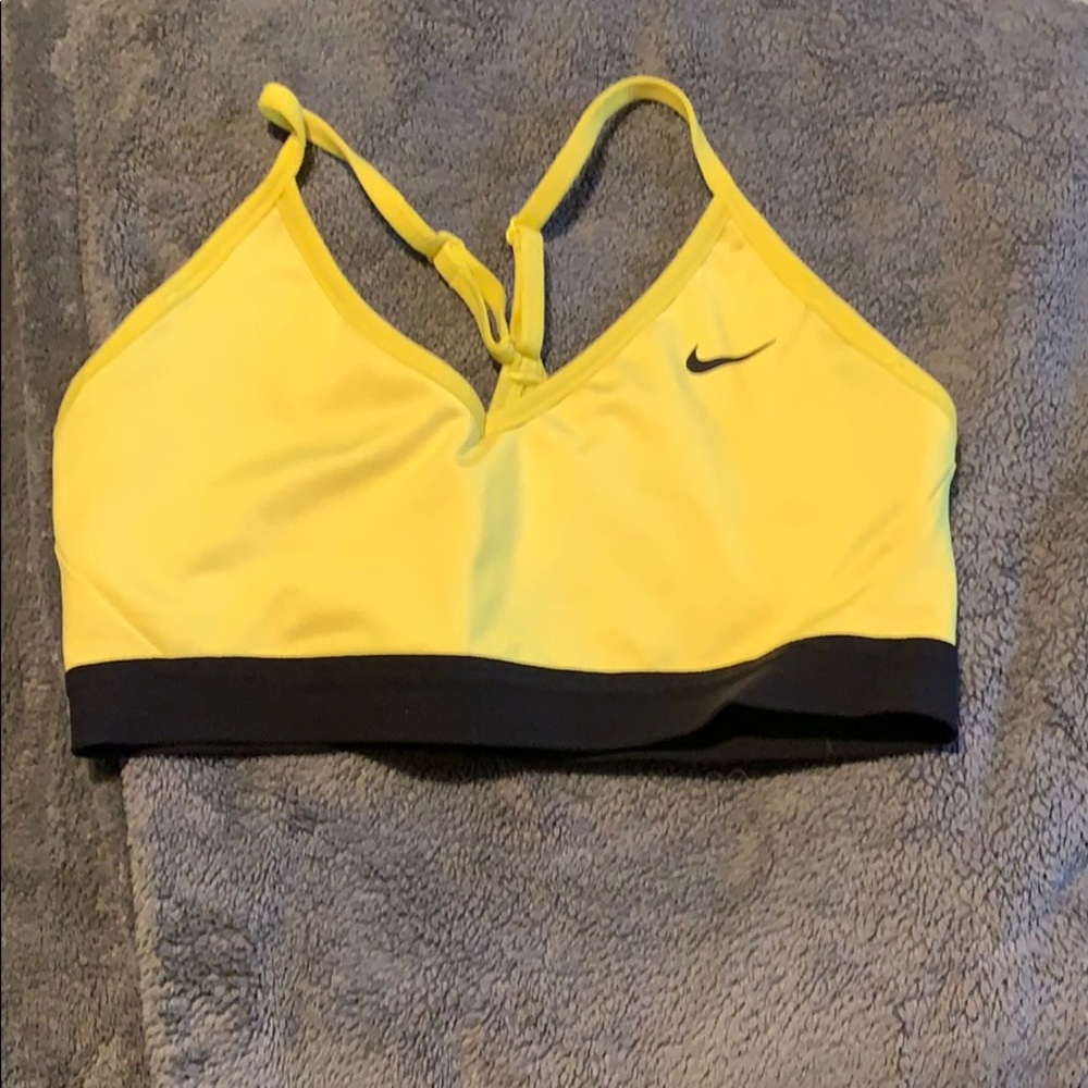 Nike size medium sports bra